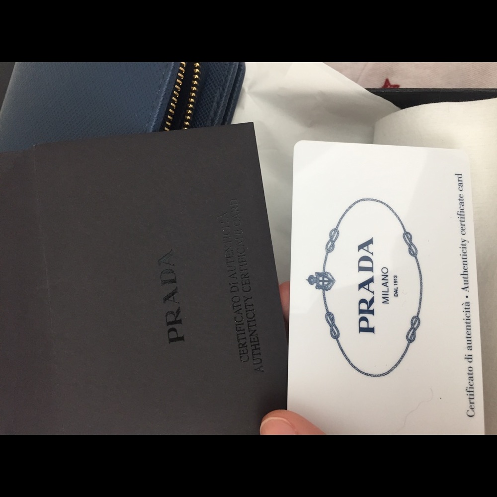 PRADA Leather Wallet - Picture 4 of 8
